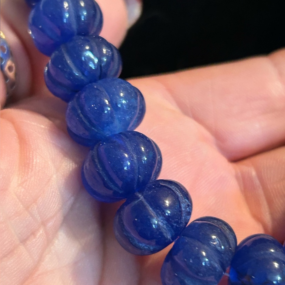 Pumpkin Carved Blue Sapphire Necklace - Earth Mined Sapphire 658 Carats - Picture 5 of 5